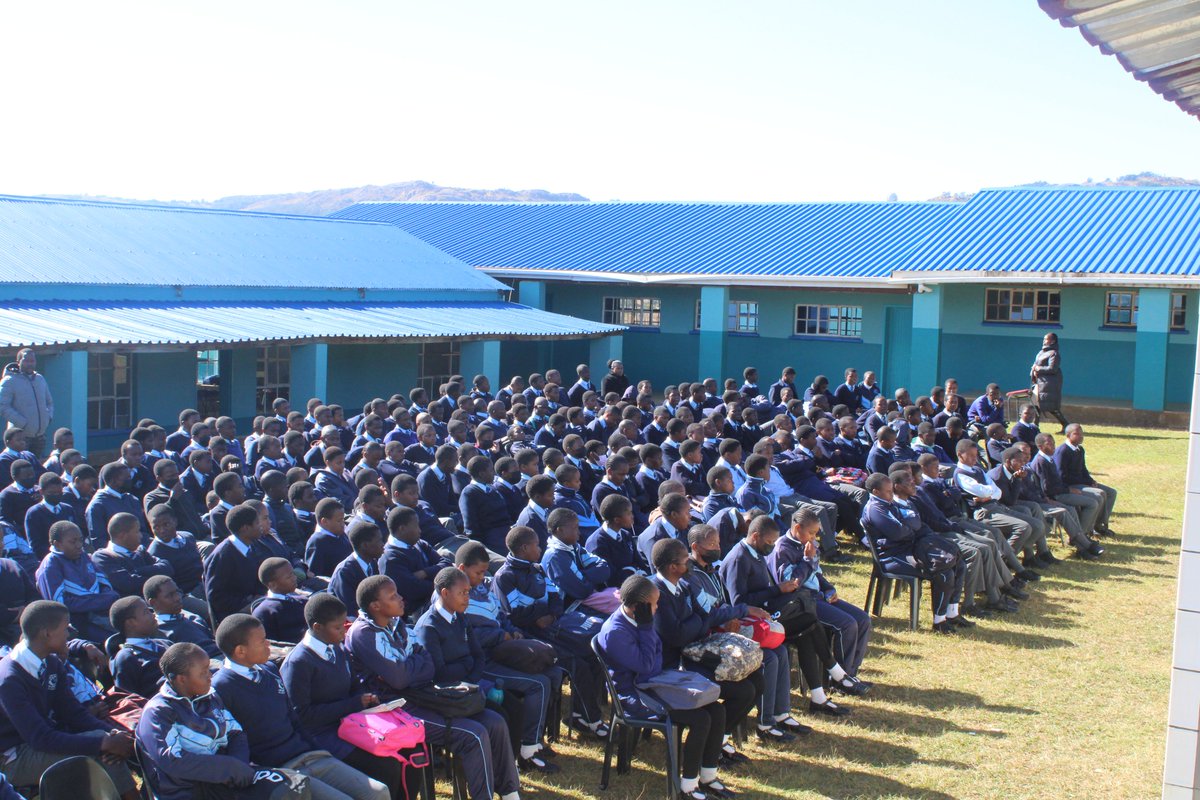 WEswatini's tweet image. #WHO supported the commemoration of World no #Tobacco Day, reaching over 1000 pupils and adults in Pigg's Peak town and schools. Audiences were warned of the deceptive flavours used by the tobacco industry to leu new users, especially young people