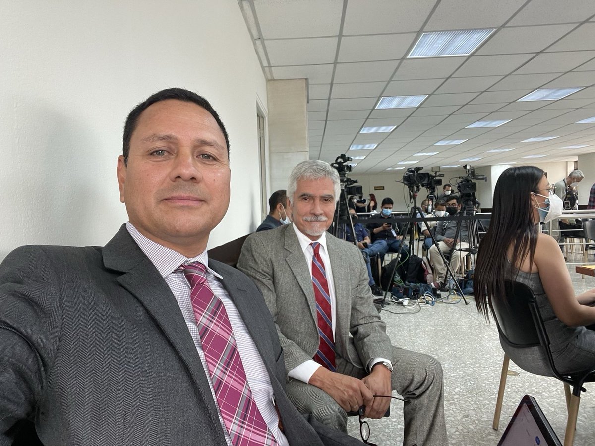 PrensaComunitar's tweet photo. #URGENTE La Unión Europea sanciona a Ricardo Méndez Ruiz y a Raúl Falla 

La Unión Europea anunció que aplicó sanciones contra el presidente de la Fundación contra el Terrorismo, Ricardo Méndez Ruiz y a su representante legal Raúl Amílcar Falla Ovalle por “acciones que socavan el estado de derecho en Guatemala, consistentes en la persecución e intimidación de representantes de los medios de comunicación, y de abogados, jueces y fiscales”

📸 RRSS