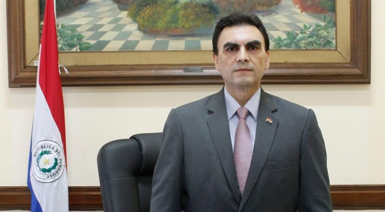 🚩Carlos Pereira interventor de Asunción?

El presidente propuso a Carlos Pereira, actual consejero de IPS y hombre de perfil técnico, para liderar la intervención en Asunción. 
Señal clara de que el Ejecutivo quiere ir a fondo en las denuncias contra la gestión de Nenecho.