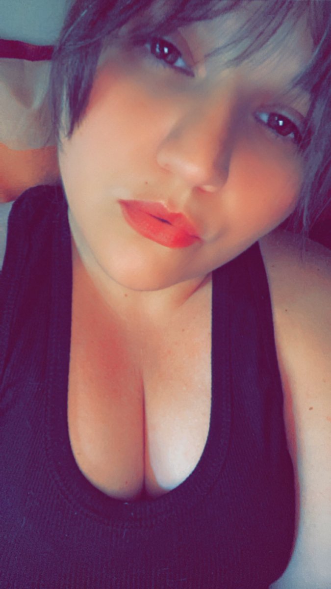 BegForMolly's tweet photo. Good morning Dommes 🔥

The rest of you get to work 😏

You are useless otherwise. https://t.co/teiM1feGfh