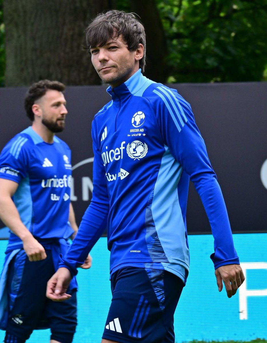 LOUISARCHlVE's tweet image. STOP