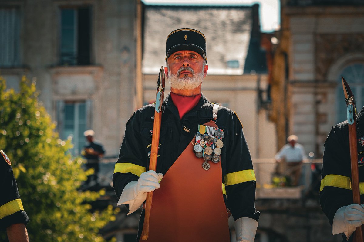 riisc_1's tweet image. 🇫🇷 Passation de commandement de la 21e compagnie ce 12 juin à Nogent-le-Rotrou : le capitaine Thomas succède à la capitaine Stéphanie. Un moment fort de tradition militaire. 👏

#armeedeterre #1erRIISC