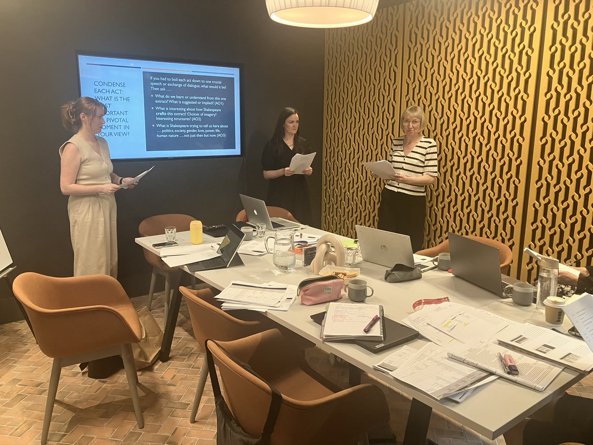 Our Secondary English HODS are getting great support today from Jo Heathcote at their PLN. Great networking opportunities and sharing of knowledge and experience. #emmauscatcpd