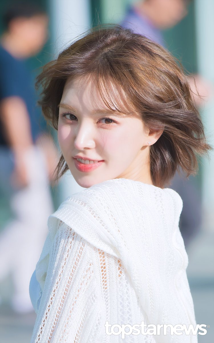 akira_xye's tweet photo. 061125 Wendy already in herstory books🙇🏻‍♀️🙇🏻‍♀️ https://t.co/JFu1Gsdcfz