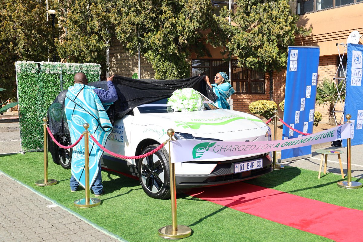 UNDPLesotho's tweet image. UNDP officially launches the electric vehicle — a milestone in promoting sustainable transport and environmental stewardship. Together, we drive toward a greener, cleaner future. 
#EVLaunch #UNDPLesotho #SustainableDevelopment #GreenMobility