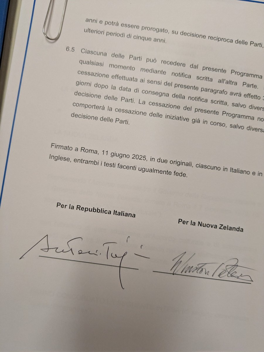 Marco Cerbo MAECI (@ilcerbo74) on Twitter photo Ieri è stato firmato il Programma Esecutivo culturale con la #NuovaZelanda , negoziato dalla nostra Unità. <a href="/ItalyinNZ/">Italy in New Zealand</a> Ieri è stato firmato il Programma Esecutivo culturale con la #NuovaZelanda , negoziato dalla nostra Unità. <a href="/ItalyinNZ/">Italy in New Zealand</a>