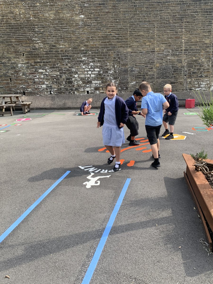 stjosephshx3's tweet image. We are LOVING our new playground! 😄