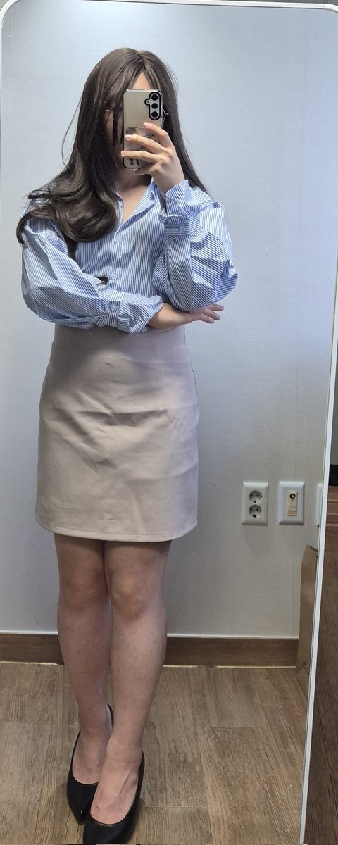 내일 반차라 너모 행복하다.... 내일 뭐하지!!!!❤️❤️