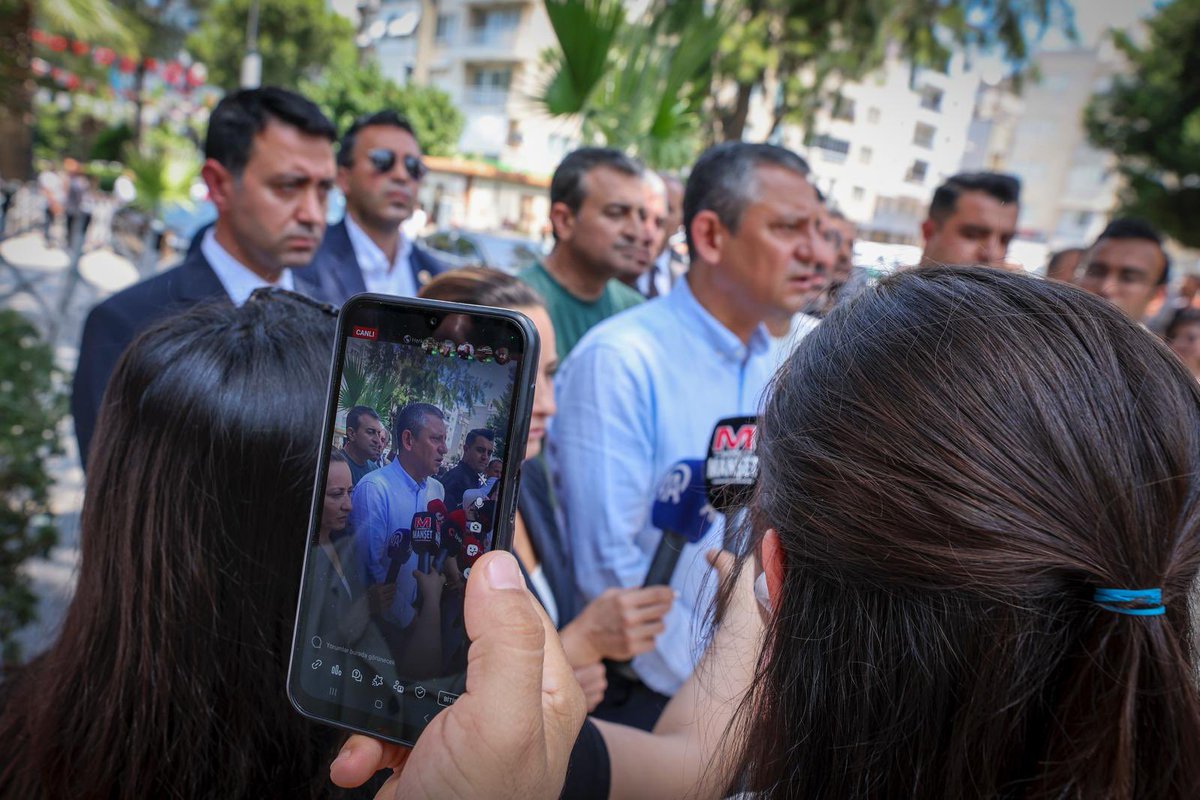 Genel Başkanımız Özgür Özel, Manisa’da basın mensuplarının sorularını yanıtladı.