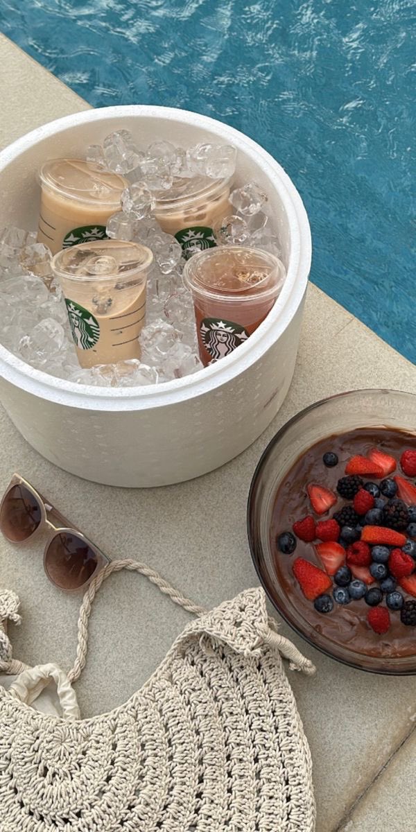 Diorgirlx's tweet photo. pool day 🦢🍉🍹 https://t.co/D2tzzO4GMK