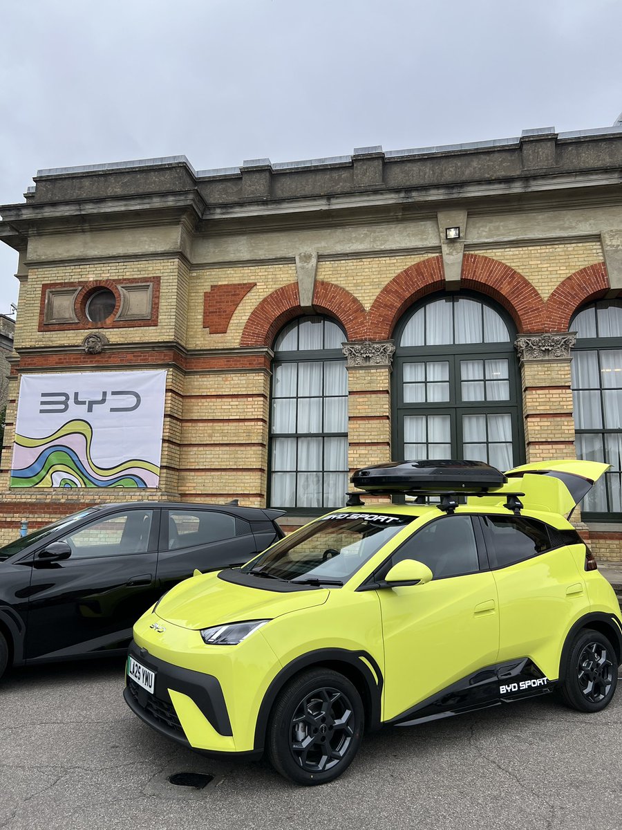 Meet the latest offering from BYD in the UK, the BYD Dolphin Surf. A compact all electric city car priced from £18,650.
#byduk #byddolphinsurf