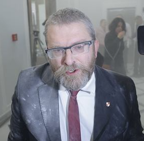 LalusKrk's tweet photo. @K_Stanowski Film Brauna co tydzień? Ktoś tu speedrunuje bana od YT https://t.co/uscPg3EjN1