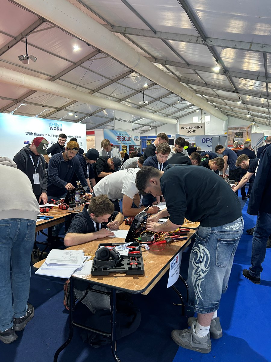 Making its 3rd appearance at #Seawork, the BMEEA Marine Electrical Apprentice Competition is live! Level 3 apprentices tackle a real-time design, calculation, wiring, and testing challenge—all judged on the spot. ⚡🔧