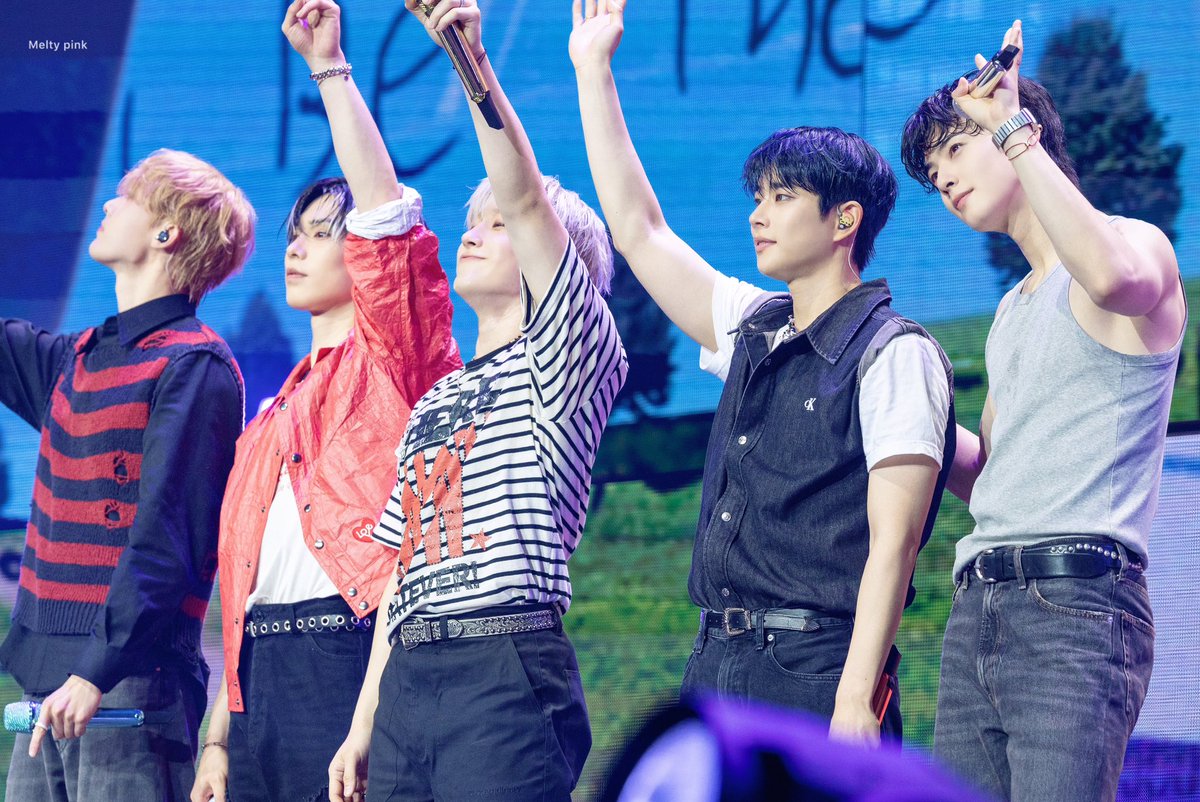 Meltypink_ew's tweet photo. 250607 ASTRO 아스트로
The 4th ASTROAD Stargraphy 💝

#아스트로 #ASTRO #아로하 #AROHA 
#아스트로드 #ASTROAD #Stargraphy
#CHAEUNWOO #차은우 #チャウヌ
@offclASTRO @CHAEUNWOO_offcl https://t.co/0fA2ZNa1zn