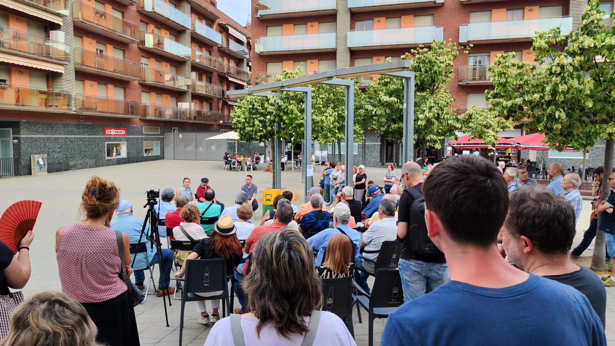 📢 Moltes gràcies al centenar de persones que vau acostar-vos ahir a la xerrada sobre els perills del soterrament de FGC.

Continuem lluitant contra un projecte innecessari i per una alternativa que millori realment la mobilitat a #Manresa i al #Bages.

Us animem a sumar-vos-hi!