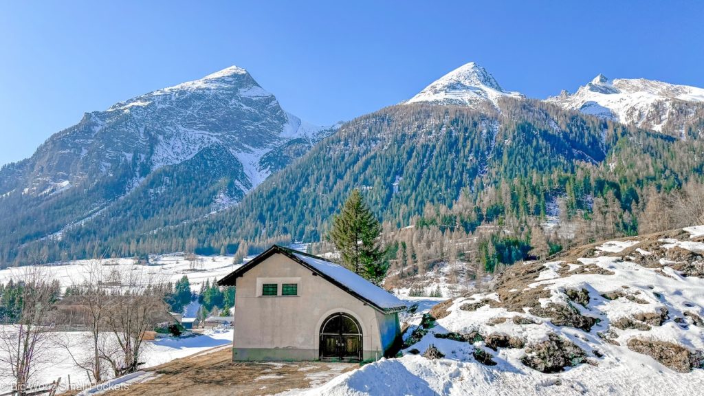 Bernina Express: Ultimate Planning Guide 🚂

🏔️ The Bernina Express was a huge bucket item tick for me!

🇨🇭Here’s all you need to know about planning your ride on this famous Swiss train, if you want to check it off your list too…

👉 bigworldsmallpockets.com/bernina-expres…