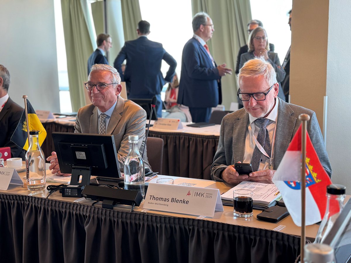 Innenministerium BW (@imbawue) on Twitter photo In Bremerhaven findet aktuell die Innenministerkonferenz statt. Die Innenminister der Länder beraten gemeinsam über zentrale Themen, die unser Zusammenleben betreffen. Besonders im Fokus: Innere Sicherheit, Extremismus-Bekämpfung, Migration und Bevölkerungsschutz. #IMK In Bremerhaven findet aktuell die Innenministerkonferenz statt. Die Innenminister der Länder beraten gemeinsam über zentrale Themen, die unser Zusammenleben betreffen. Besonders im Fokus: Innere Sicherheit, Extremismus-Bekämpfung, Migration und Bevölkerungsschutz. #IMK