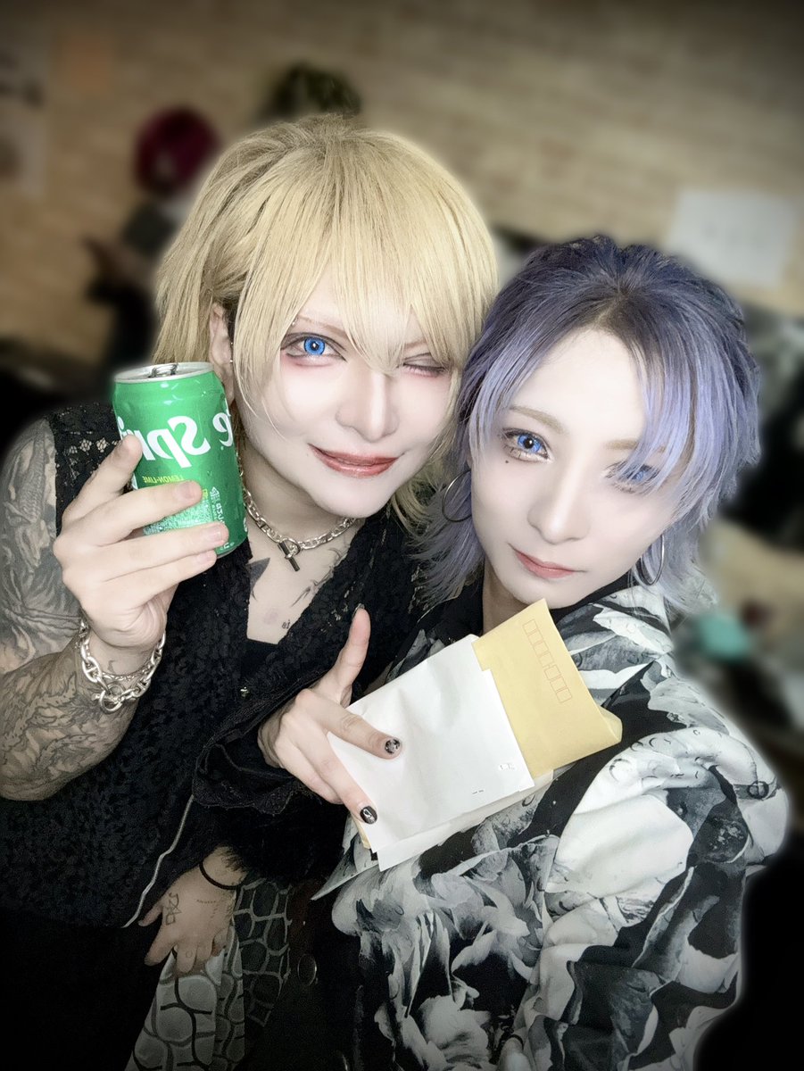 6/11『D.C.』

bo_yaさん！
サポートの時はありがとうございました！
あの時のLIVE中アイコンタクトしてグルーヴ感じてたのは俺だけじゃないはず？www

一緒にライブもして最後に対バンできて嬉しかったです！😎🖤