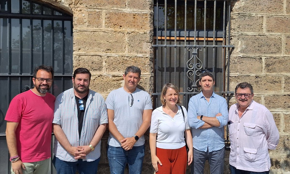 Hoy hemos mantenido la primera toma de contacto con la nueva Junta Directiva de la <a href="/APCadiz/">APC</a>, presidida por <a href="/MabelCaballeroH/">Mabel Caballero</a> 

La predisposición de ambas partes es máxima para colaborar en futuras actividades y mantener un contacto permanente y directo.