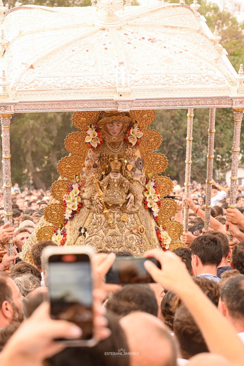 estebanjimeenez's tweet photo. No es obra humana.

@hdadmatrizrocio • #ElRocio25 https://t.co/yccaPoC0z8