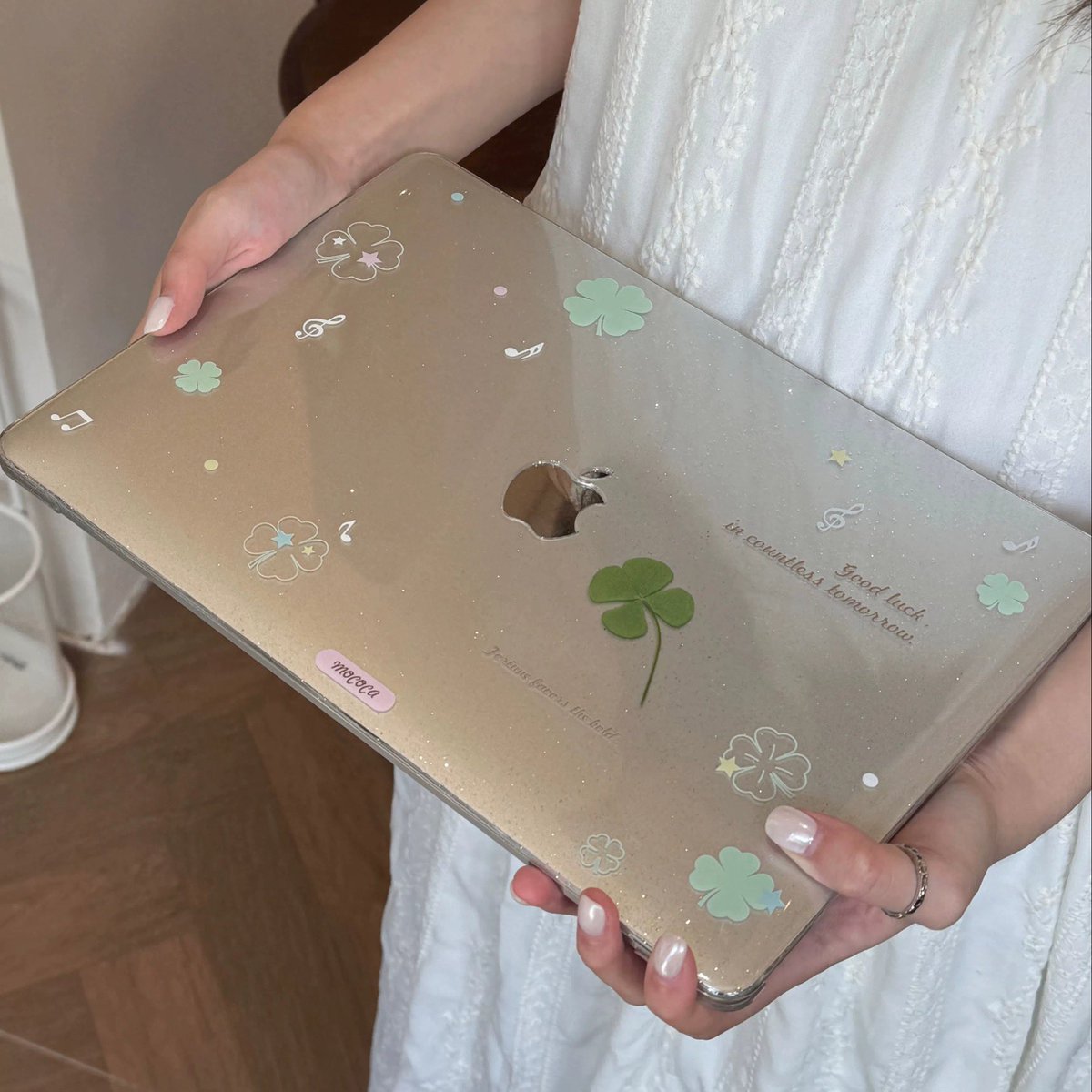 mprangcaseshop's tweet photo. How cute ☘︎ ! พรีเคส MacBook แบรนด์ mococa studio จัดโปรอยู่นะคะ 🐬
ราคา 580฿ Free shipping ( มัดจำ 290 )
🗯️ รุ่น/ลายเพิ่มเติมในเมนชั่นค่ะ
รอของ 10-20 วัน 📦
#เคส #เคสmacbook #macbook #พรีออเดอร์เกาหลี #พรีออเดอร์ #พรีจีน #mococa https://t.co/wAvvt1bl87