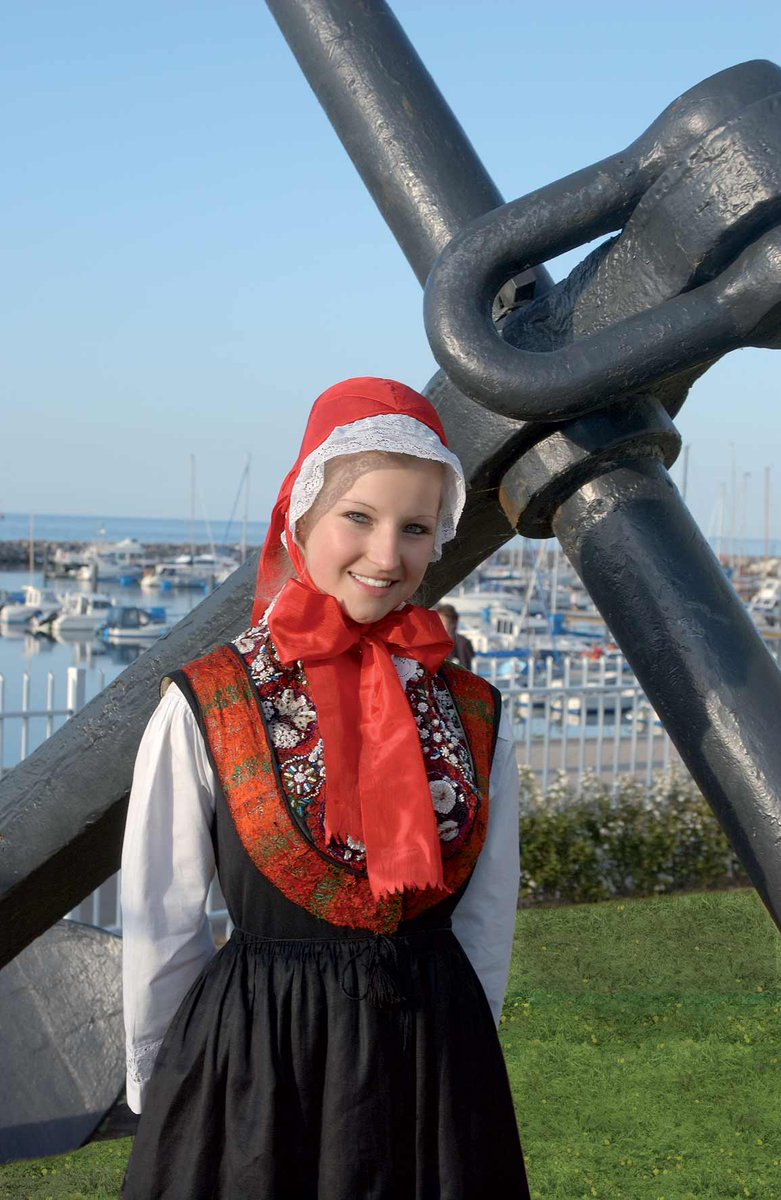 Folk clothing from Mecklenburg–Western Pomerania, Germany.