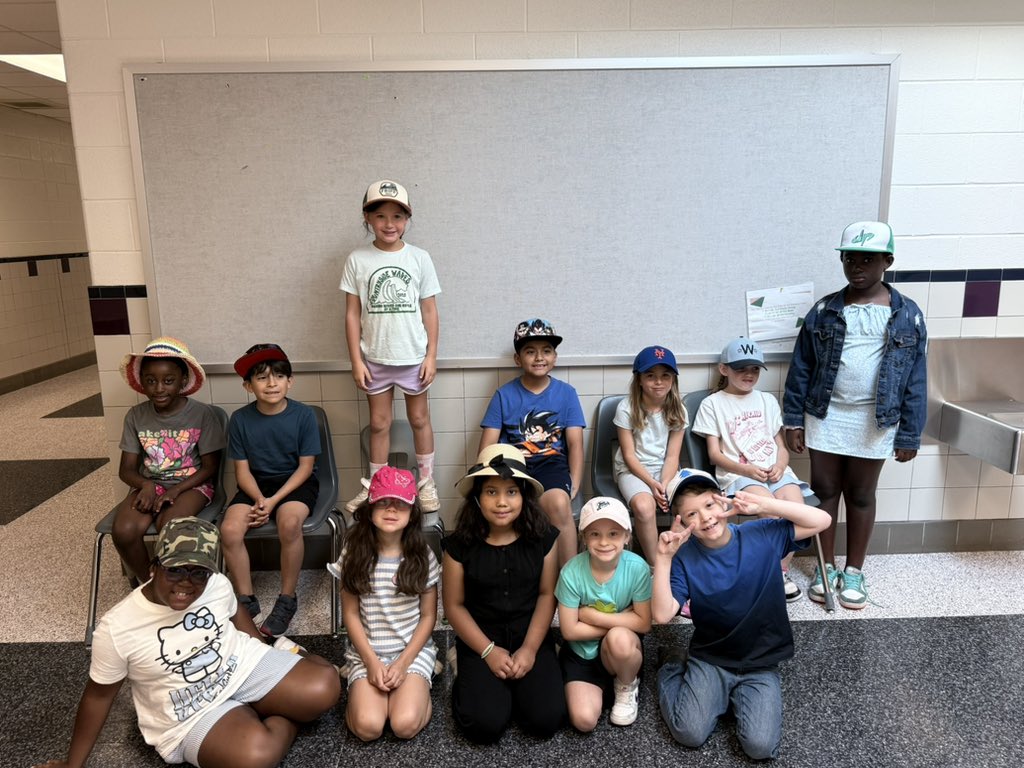 MissElizabethB tweet media