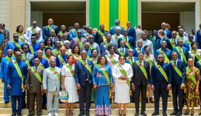 Tweet 1
🇹🇬 L’Assemblée nationale du Togo modernise son fonctionnement pour répondre aux ambitions de la Ve République. Une réforme pour une démocratie parlementaire plus forte. #Togo #Parlement