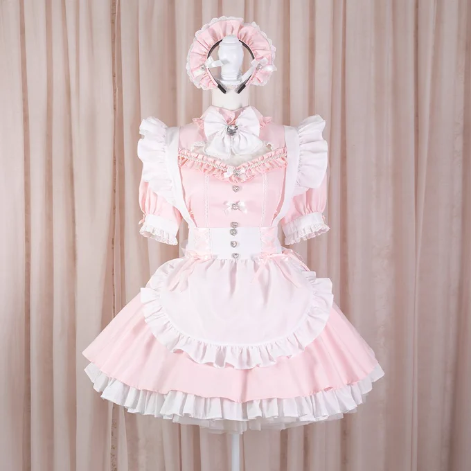Chiffonxxオリジナルメイド服第1弾 「 BABY PINK 」 【受注期間】2025年6月12日～7月13日 23:59まで 【セット内容】ワンピース、エプロン、カチューシャ 【サイズ展開】S、ML、XL、XXL 【色展開】白×ピンク、黒×ピンク ▼詳細・ご予約はこちら