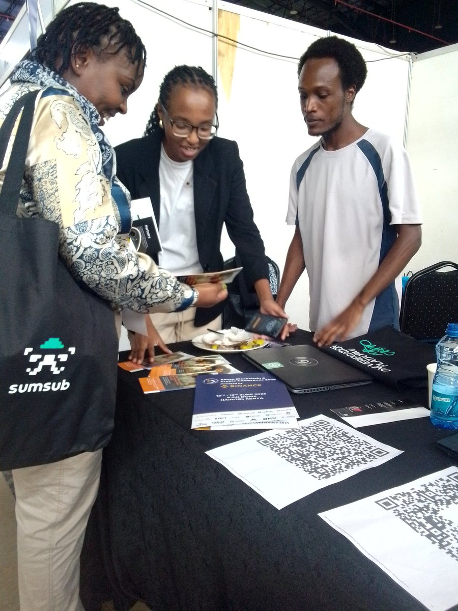 mokuakaleb's tweet image. Demoing FVP under @base at the #KBCC with @njerinjeri__ 

@HashedEM