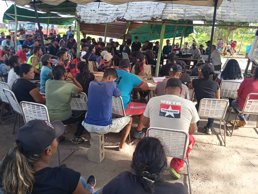 “Ya no se trata solo de desarrollar ideológicamente a otros, se trata de desarrollarnos ideológicamente también nosotros. Ya no se trata de ayudar al pueblo a desarrollar su conciencia, sino que el pueblo nos ayude a desarrollar nuestra propia conciencia”. Fidel Castro
