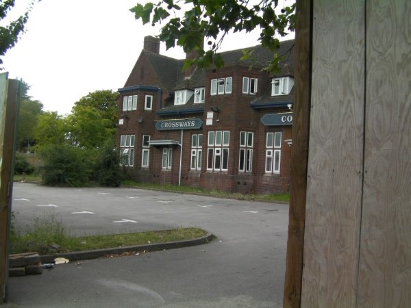 Another popular haunt for Villa lads back in the day was the Crossways on the College Rd Perry Common/KS.

Home to lots of crossways grafters 🫡 &amp; not the type of pub you'd land on and receive a nice welcoming, as one or two badly found out. 

Tough place to win at bowls also