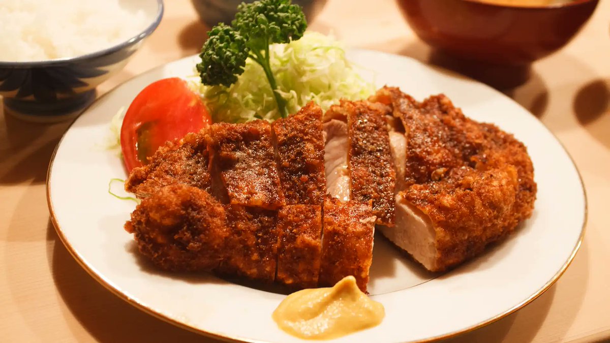 tokyo_chase's tweet photo. If you’re in Tokyo, do not leave without tasting the legendary tonkatsu at Tonkatsu Tonki in Meguro. Crispy, juicy, and cooked with over 80 years of tradition. This isn’t just a meal. It’s a masterclass in deep-fried perfection.
#tonkatsu #TokyoEats #JapaneseFood #TonkatsuTonki #Meguro #TokyoFoodie #JapanTravel #HiddenGemsTokyo

https://t.co/Y5PyqPBmxL

東京に来たなら、目黒の名店「とんかつ とんき」は絶対に外せない。サクサク＆ジューシー、80年以上続く職人の味をぜひ一度体験してみてください！
#とんかつ #東京グルメ #とんかつとんき #目黒ランチ #食べ歩き #日本食 #東京旅行 #隠れ名店