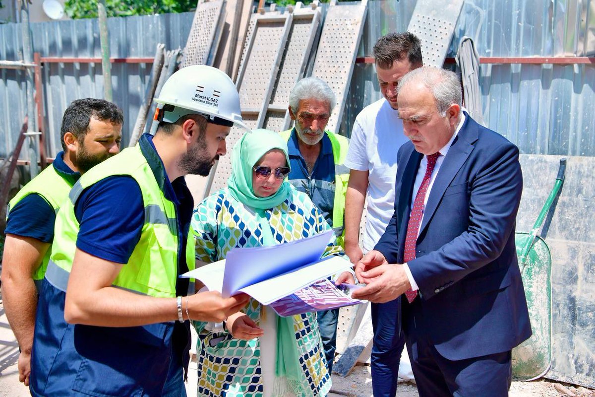 Fatih’imizde ecdat yadigârı eserlerimizi aslına uygun şekilde ihya etmeye devam ediyoruz.

✅Has Odabaşı Behruz Ağa Camii’nde dış cephe bakım ve onarım çalışmalarımız sürüyor.

✅Kaşıkçı Mustafa Efendi Sıbyan Mektebi’nde rekonstrüksiyon sürecimiz yıl sonunda tamamlanacak.