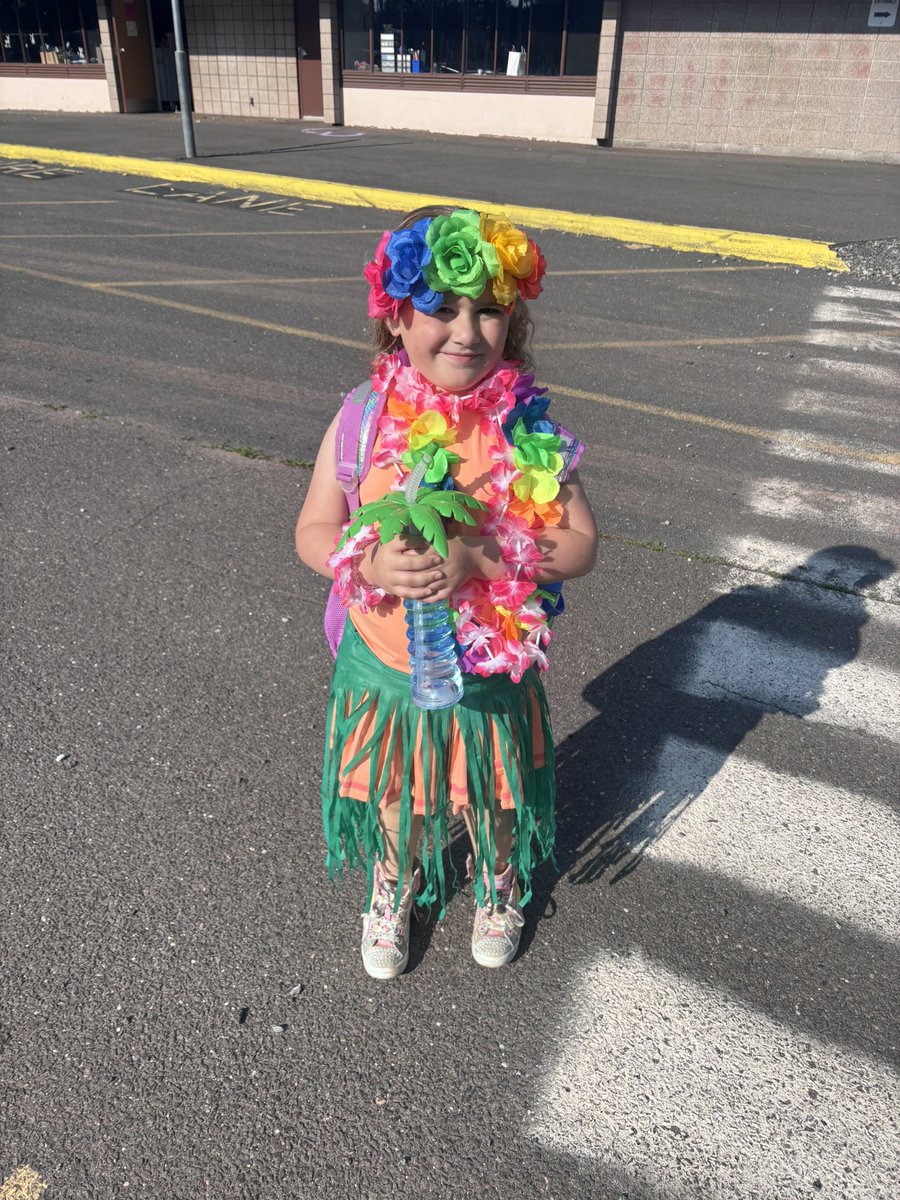 This kindergartener is ready for Tropical Day! <a href="/WindyWhales/">Windermere School</a>