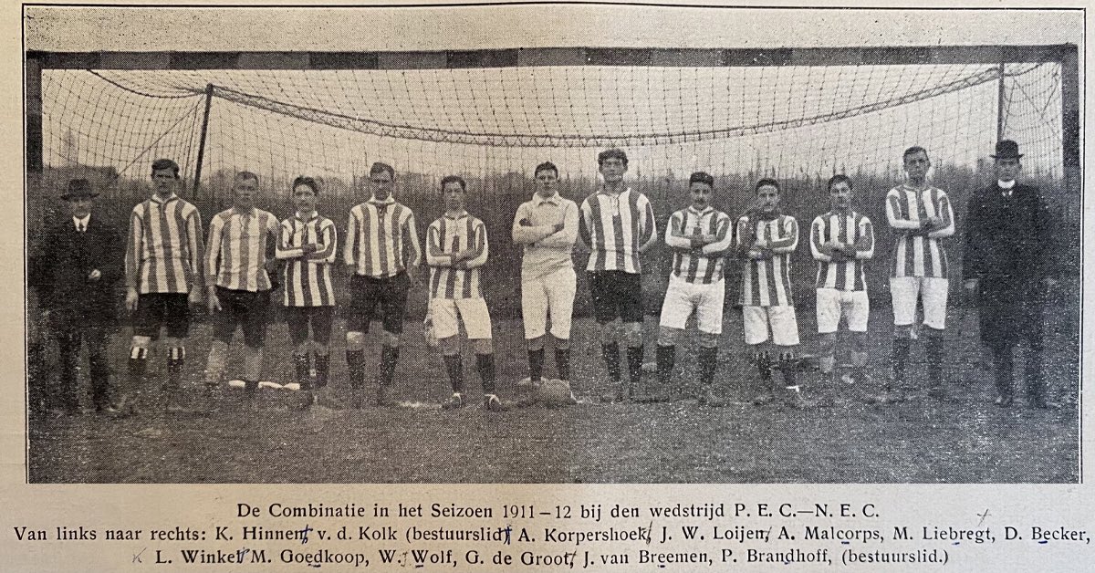Vandaag bestaat PEC Zwolle 115 jaar! Na één jaar in geel-zwart speelde P.E.C. vanaf het seizoen 1911-1912 in groen-wit. Als afbeelding de spelers van dat seizoen en tevens (zover bekend) de oudste elftalfoto van de club.