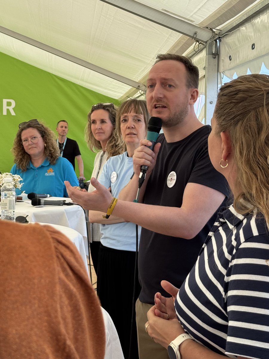 "En diagnose giver kun mening, hvis den kan hjælpe med at åbne de rigtige døre og giver en forståelse for, hvad den enkelte kæmper med," siger Jacob Klærke, der er formand for psykiatri- og socialudvalget i Danske Regioner i debat om psykiatriske diagnoser #fmdk #sundpol #dkpol