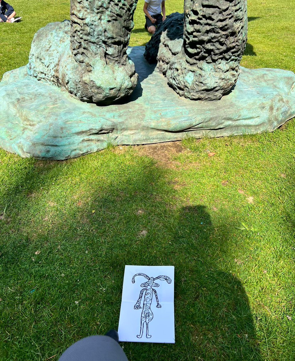 Year 5 are having a great day at the Yorkshire Sculpture Park ✏️🖊️