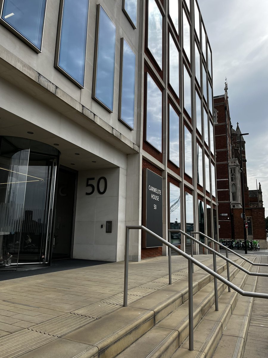 writes_kate's tweet image. So lovely to catch up with @jslwilliamson this morning for a VERY exciting meeting. I always have to pinch myself that I get to work with such brilliant publishing teams. More details soon, but there’s the teeniest of clues in one of the photos for any detectives out there!