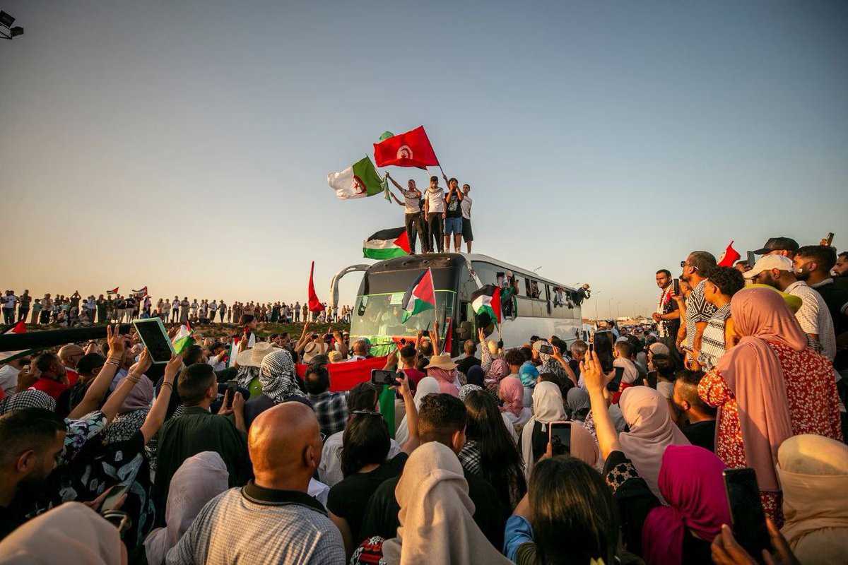 Resûlullah sallallahu aleyhi ve sellem’in dediği gibi; Allah'ın ismiyle yürüyün..ne hoş bir yürüyüş
#freedomconvoy