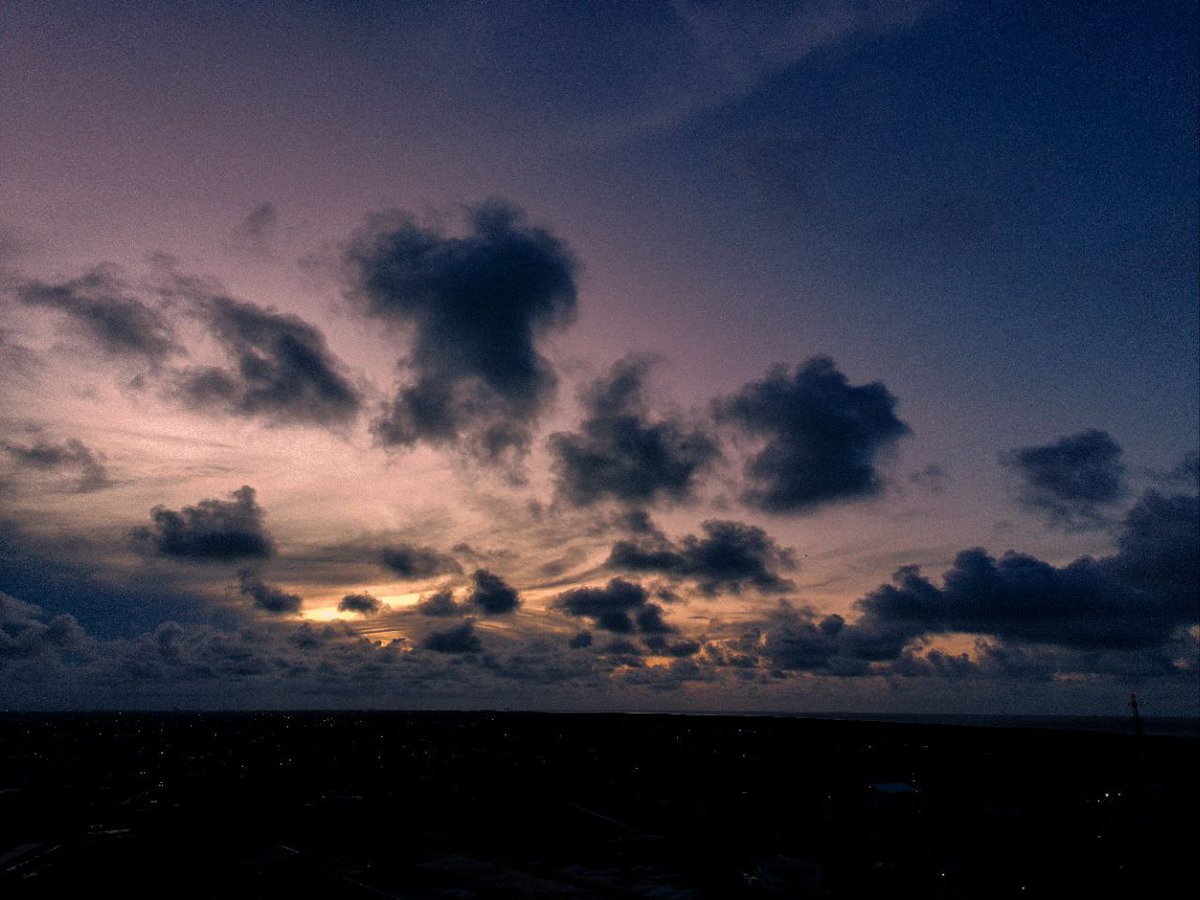 smartphone_astr's tweet photo. #dramatic_sky from #Guyana, by our member SSW via his #drone
📷 #PotensicAtom2
Lightroom Mobile Edit /#Dronephotography #skyphotography #clouds #cloudscape #sunrise https://t.co/B4y7jMjWd1