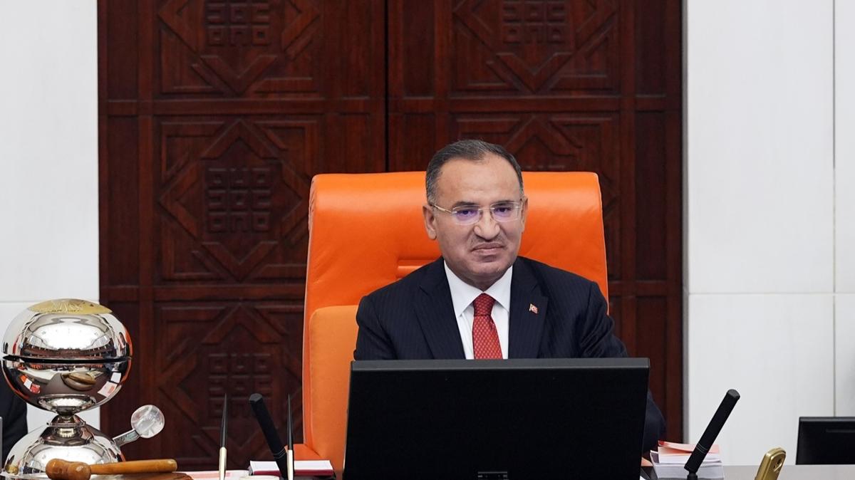 Ali Kenan ŞEREFLİ (@kenanserefli) on Twitter photo TBMM Başkanvekilliği’ne yeniden seçilen, önceki dönem Yozgat milletvekilimiz, önceki dönem Adalet Bakanımız ve Şanlıurfa Milletvekili Sayın <a href="/bybekirbozdag/">Bekir Bozdağ</a> Beyefendi'yi debrik ediyorum.
Allah hayırlı hizmetler yapmayı nasip etsin inşallah. TBMM Başkanvekilliği’ne yeniden seçilen, önceki dönem Yozgat milletvekilimiz, önceki dönem Adalet Bakanımız ve Şanlıurfa Milletvekili Sayın <a href="/bybekirbozdag/">Bekir Bozdağ</a> Beyefendi'yi debrik ediyorum.
Allah hayırlı hizmetler yapmayı nasip etsin inşallah.