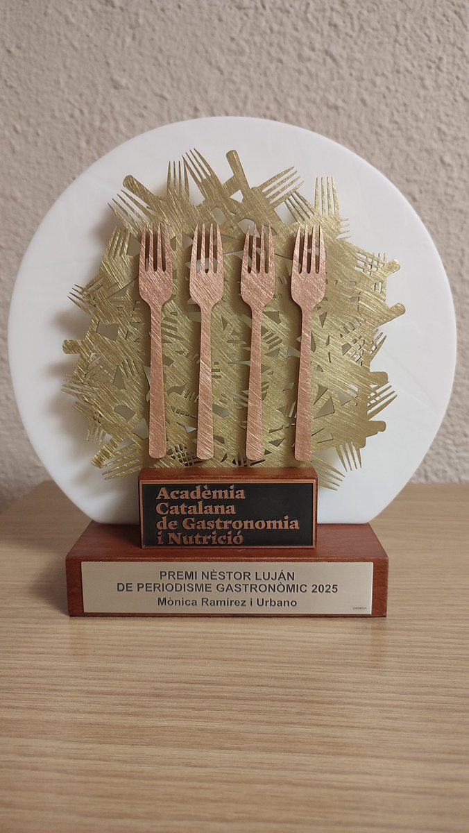 Mónica Ramírez Urbano (@monicaramirezu) on Twitter photo Agraïda a l'<a href="/acgn_cat/">Acadèmia Catalana de Gastronomia i Nutrició</a> pel premi i a tots els amics i companys per les felicitacions i mostres d’afecte. No em puc sentir més recolzada, acollida i estimada. Soc molt afortunada: gràcies, gràcies i gràcies. Agraïda a l'<a href="/acgn_cat/">Acadèmia Catalana de Gastronomia i Nutrició</a> pel premi i a tots els amics i companys per les felicitacions i mostres d’afecte. No em puc sentir més recolzada, acollida i estimada. Soc molt afortunada: gràcies, gràcies i gràcies.