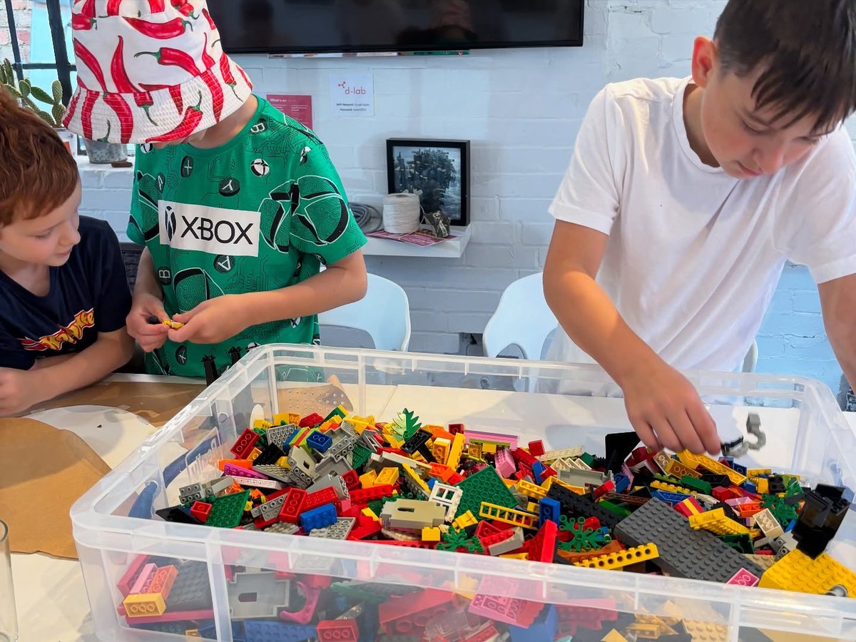 The Dacorum Creative Showcase is in full swing - and there’s still time to enjoy it!

🗓️ On until 29 June, with free or low-cost events for all ages:
🎭 Performances
🖼️ Exhibitions
🎶 Music
🎨 Workshops &amp; more!
📍 Across Dacorum
🔗 orlo.uk/SDsej
#DacorumShowcase