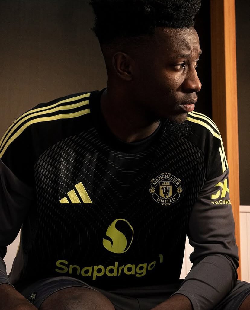 Pemain kesayangan kalian (bukan aku) yang siap merebut Golden Gloves musim 2025/26