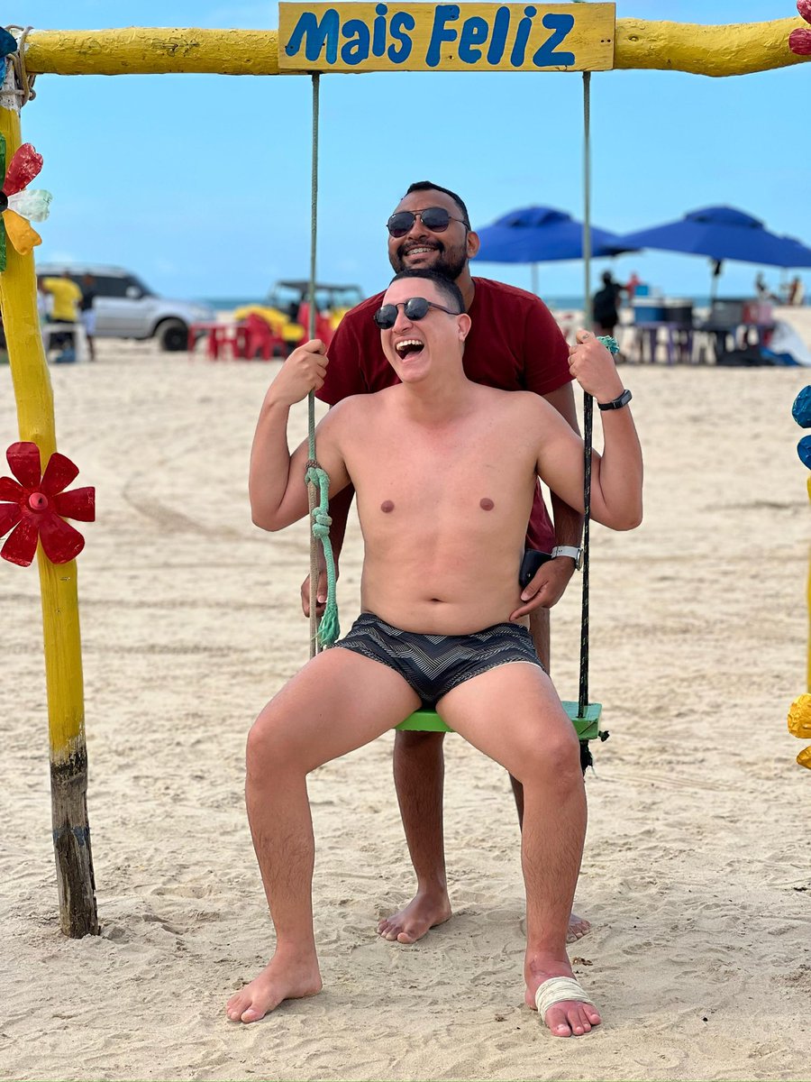 semfimputput's tweet photo. Primeiro tire seu marido da água e depois tire essa linda foto espontânea. Feliz dia dos namorados ❤️ @jairbruno_ https://t.co/juIIDYsGld
