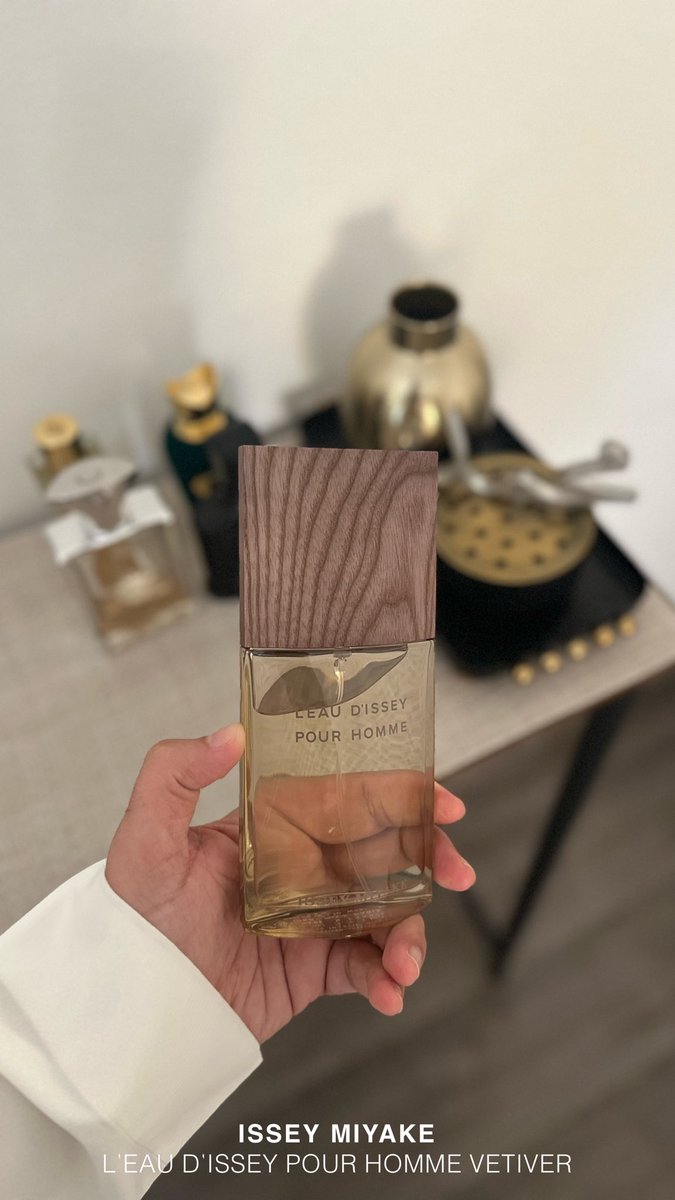 L’Eau d’Issey pour Homme Vetiver 
Issey Miyake

ايسي مياكي عندهم عطر ماقد شفت أحد تكلم عنه، رائحة جميلة بسعر أقل من 200 ريال.

العطر جمع بين ديور أوم سبورت وديور أوم 2020 وأعتبره بديل اقتصادي وفخم.