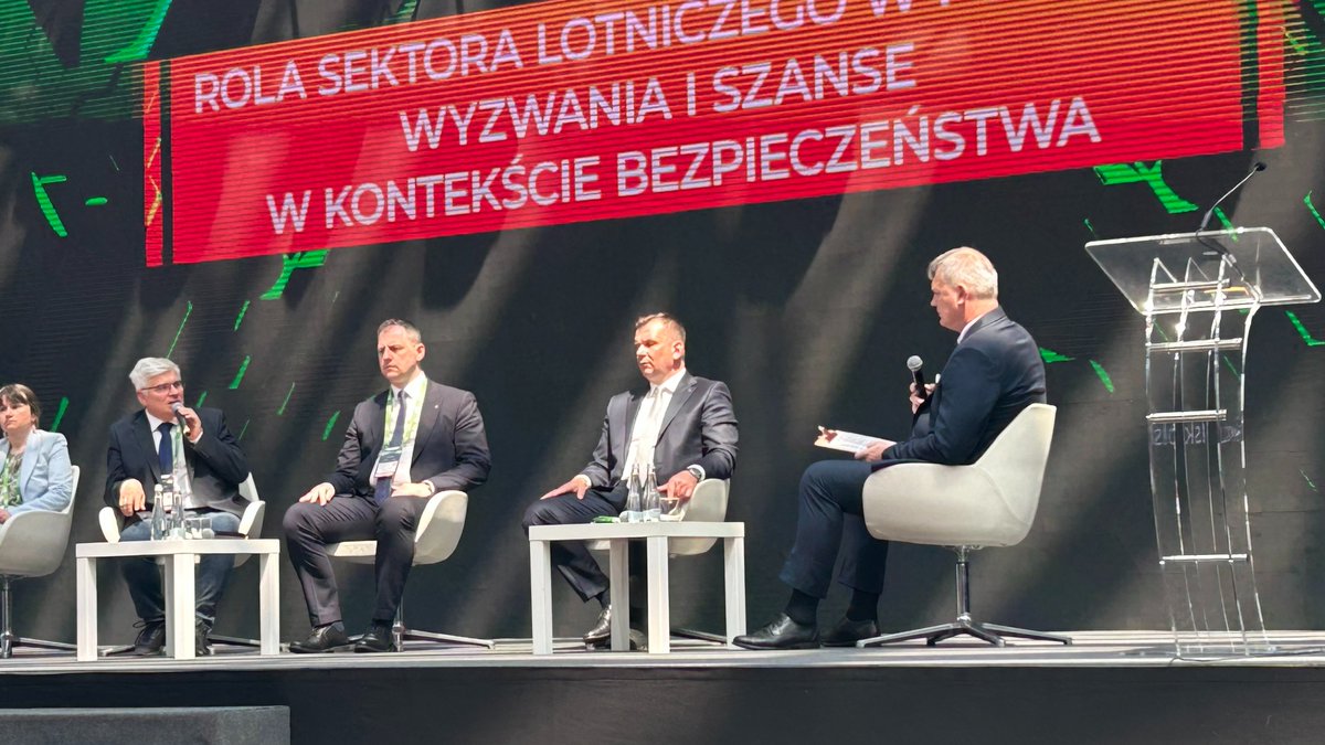 PortPolska_info's tweet image. - Na przykładzie lotniska w Rzeszowie ✈️widzimy, jak istotna jest infrastruktura lotniskowa dla systemu odporności kryzysowej Polski 🇵🇱 - @LasekMaciej @MI_GOV_PL. 

- Rozwiązania #DualUse (infrastruktury podwójnego przeznaczenia) są dziś standardem, zgodnie z którym realizujemy