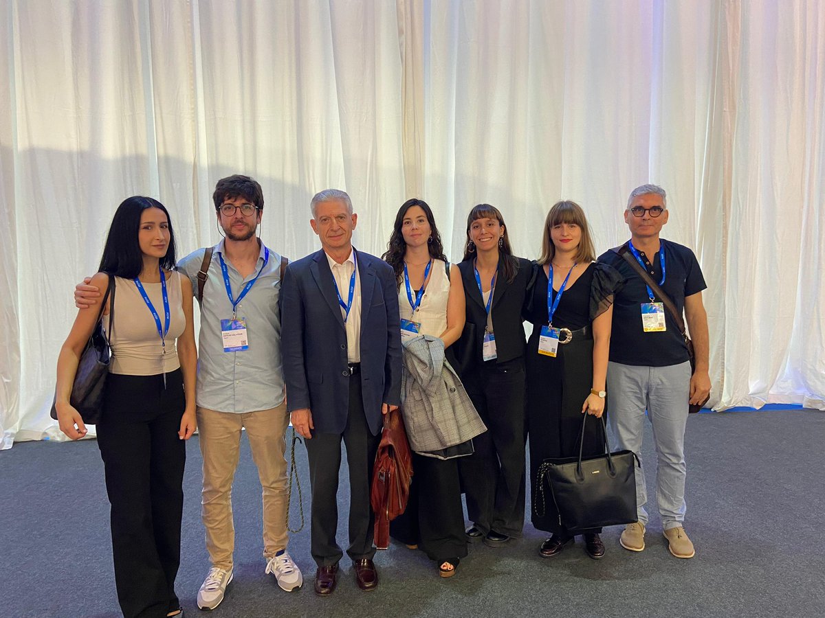 Enrique Esteve Valverde, MD, PhD (@estevedoctor) on Twitter photo Formación continuada entre referentes en enfermedades autoinmunes en #eular2025 ✍🏻 orgulloso de pertenecer al grupo de estudio del <a href="/VHIR_/">Vall d'Hebron Institut de Recerca</a> en enfermedades sistémicas (#dreamteam 💪🏻pudiendo aportar mi granito de arena para est@s pacientes en <a href="/csapg_/">Consorci Sanitari Alt Penedès-Garraf</a> Formación continuada entre referentes en enfermedades autoinmunes en #eular2025 ✍🏻 orgulloso de pertenecer al grupo de estudio del <a href="/VHIR_/">Vall d'Hebron Institut de Recerca</a> en enfermedades sistémicas (#dreamteam 💪🏻pudiendo aportar mi granito de arena para est@s pacientes en <a href="/csapg_/">Consorci Sanitari Alt Penedès-Garraf</a>