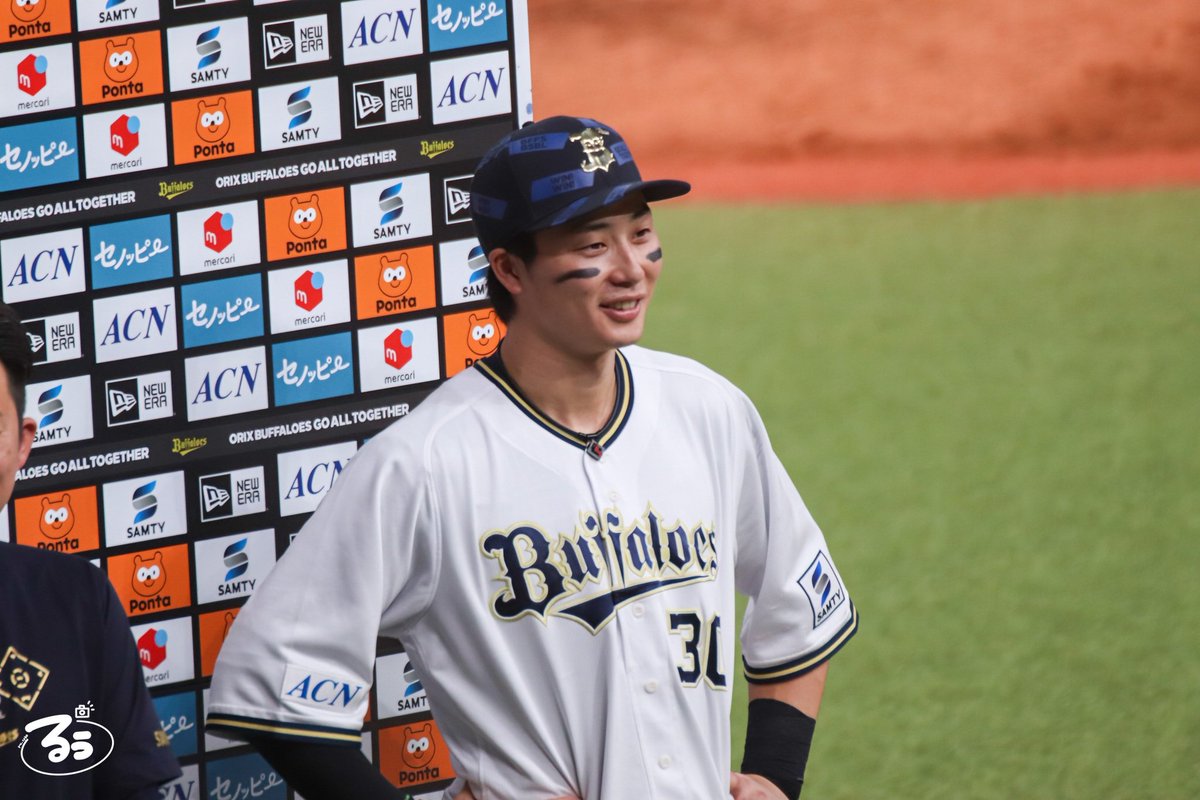 ru_sp30's tweet image. 同級生のヒロイン✨
エスピーは先週に引き続きお立ち台立ってくれてありがとう！
そしてひろーかさんもタイムリーありがとう！
幸せだ！！！！！！！！！！

#廣岡大志
#エスピノーザ
#オリックスバファローズ